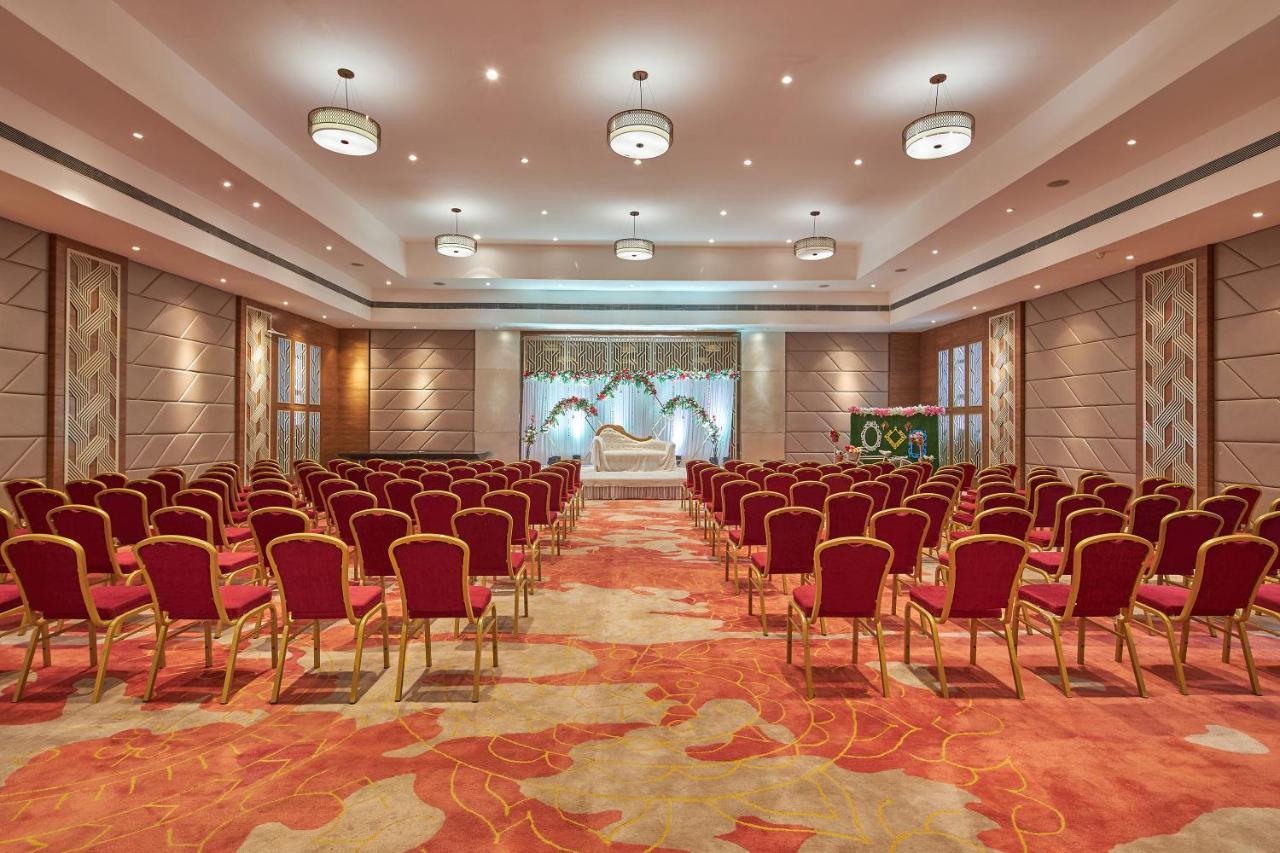 Royal Orchid Central Grazia, Navi Mumbai Esterno foto