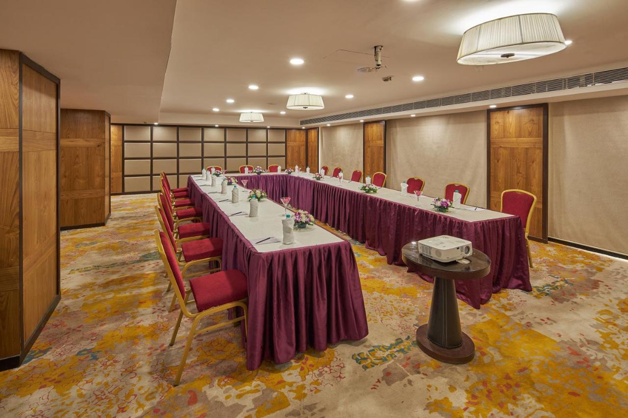 Royal Orchid Central Grazia, Navi Mumbai Esterno foto