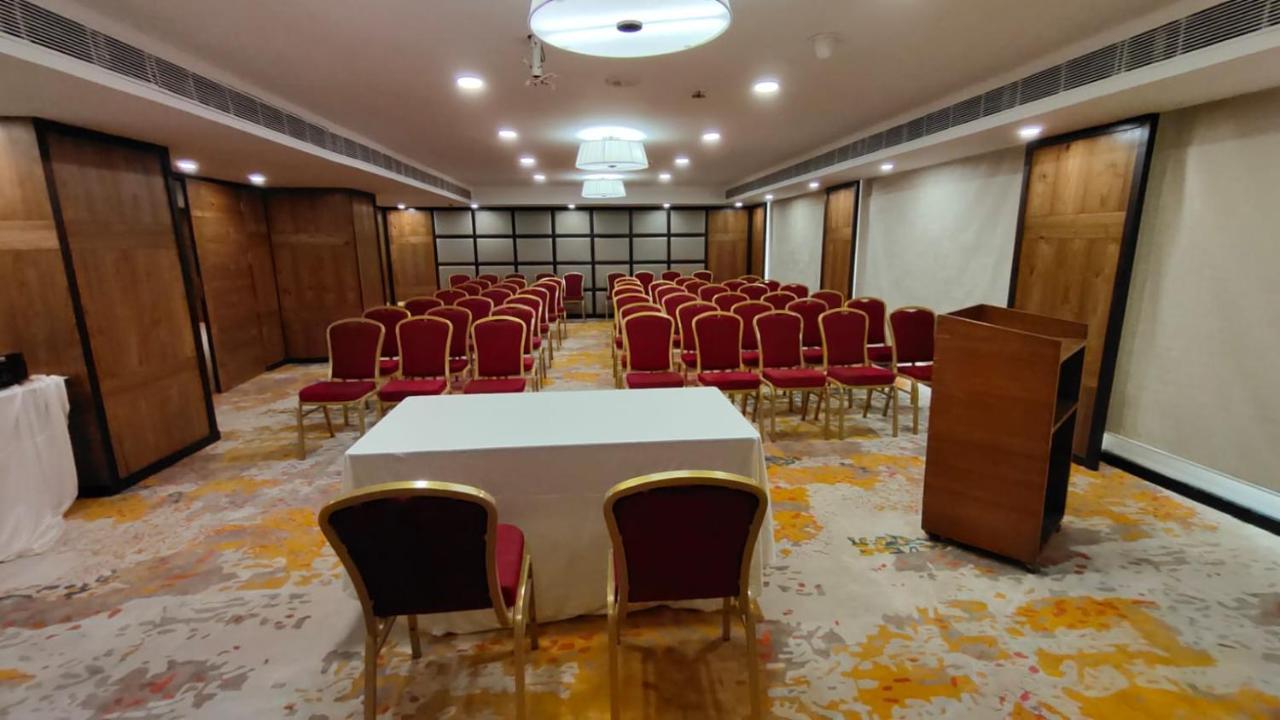 Royal Orchid Central Grazia, Navi Mumbai Esterno foto
