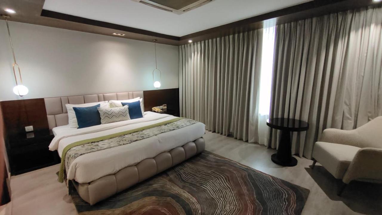 Royal Orchid Central Grazia, Navi Mumbai Esterno foto
